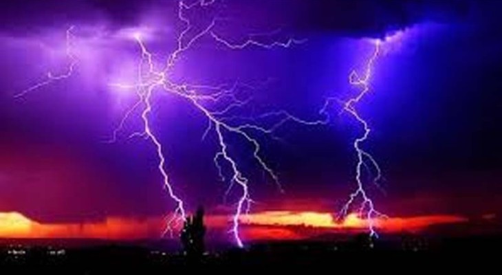 দেশে চার জেলায় বজ্রপাতে ৯ জনের মৃত্যু